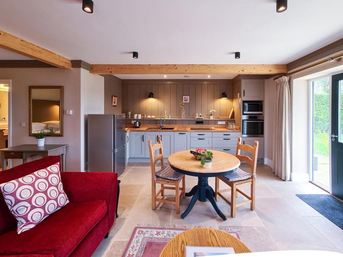 Luxury Lodge @ Ewen Barn - Private 5* Retreat Сайренстер Экстерьер фото
